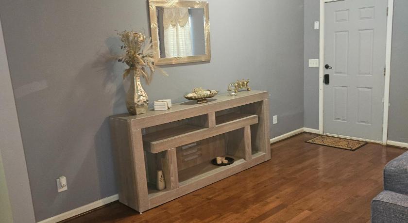 Atlanta Atlanta's Furnished Rooms- Walk to Ga Aquarium, GWCC & Mercedes Benz Stadium 3-Star Guesthouse room