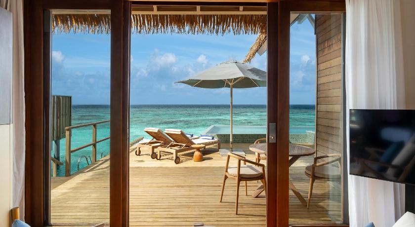 Image of Deluxe Ocean Pool Villa 10