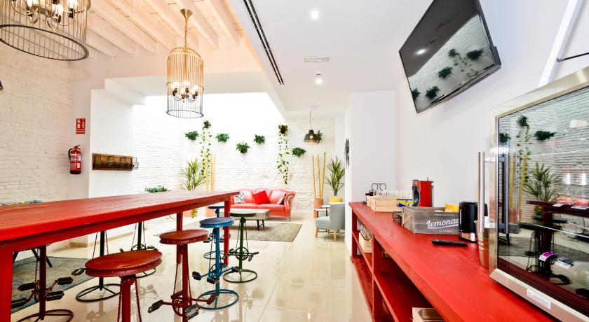 The Zentral Arenal Suites