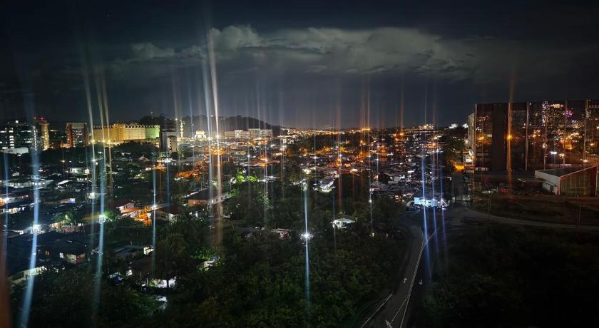 コタキナバル South China Sea Place by Kinabina Homestay  4つ星 ゲストハウス プール