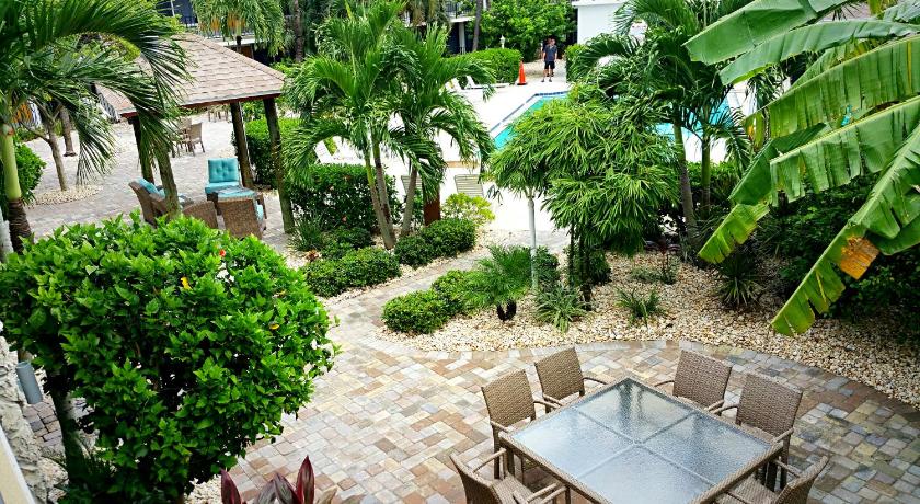 Dolphin Key Resort - Cape Coral