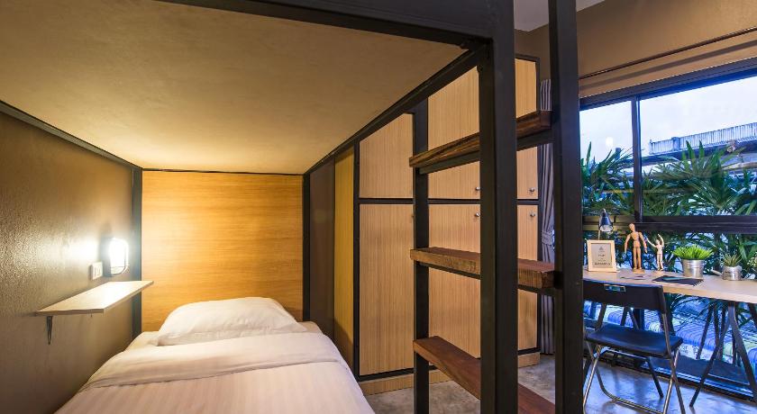 Image of 1 Person in 6-Bed Dormitory with Shared Bathroom - Female Only 0