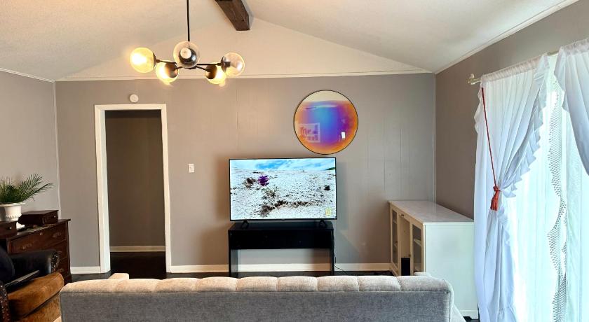 코퍼라스 코브 (TX) MODERN LUX 3BR HOME - King Bed - 10 mins to FT HOOD - Fenced yard - WIFI - Family friendly - LONG or 2성급 숙소 수영장