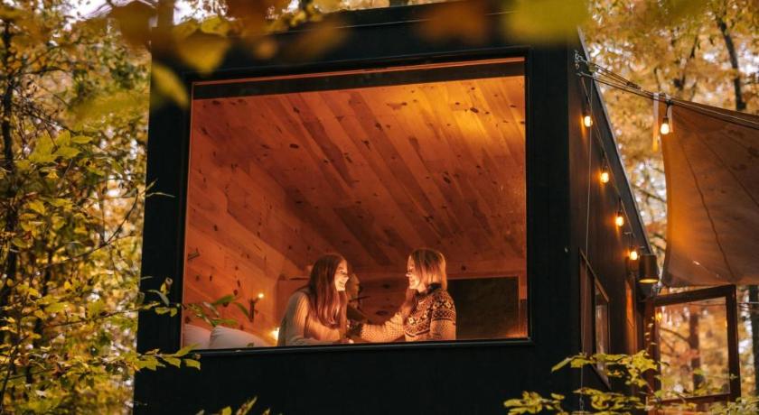 エプソム Postcard Cabins Blake Brook, Outdoor Collection by Marriott Bonvoy 2つ星 ゲストハウス 施設