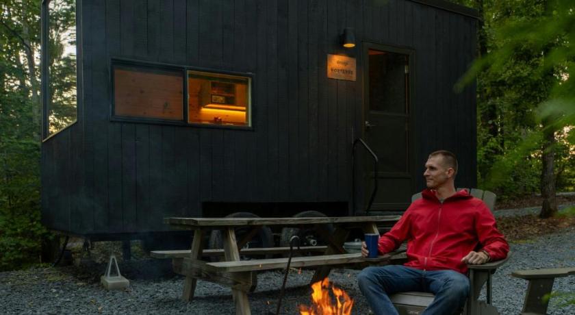 エプソム Postcard Cabins Blake Brook, Outdoor Collection by Marriott Bonvoy 2つ星 ゲストハウス 外観