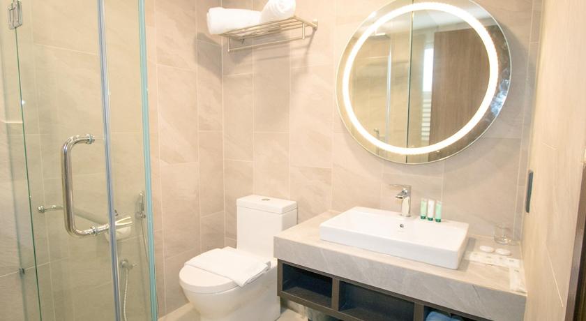 Image of Executive King 6