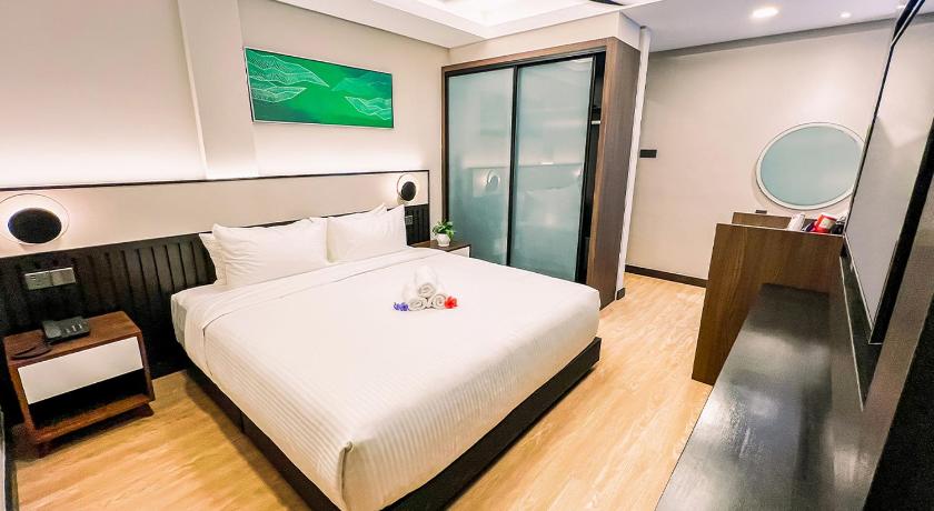 Image of Deluxe King Sea View 0