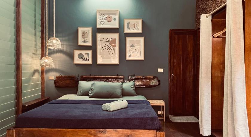 Image of Deluxe Bungalow with Garden View 0