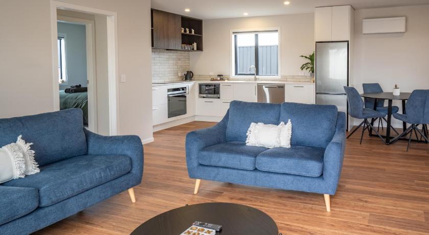 Fiordland 2 Bedroom Home with Spa
