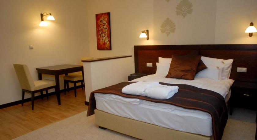 Image of Superior Room 5
