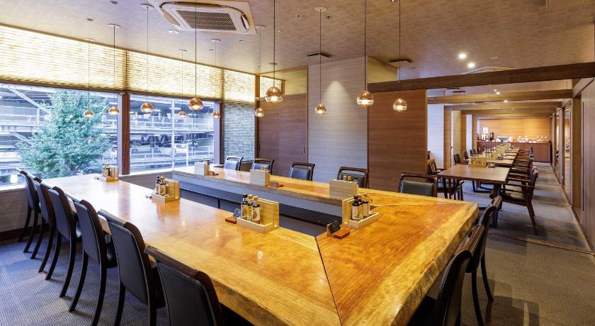 福岡 Nishitetsu Hotel CROOM Hakata 3つ星 ホテル プール