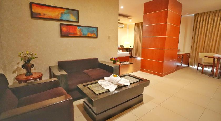 Image of Executive Suite Room 8