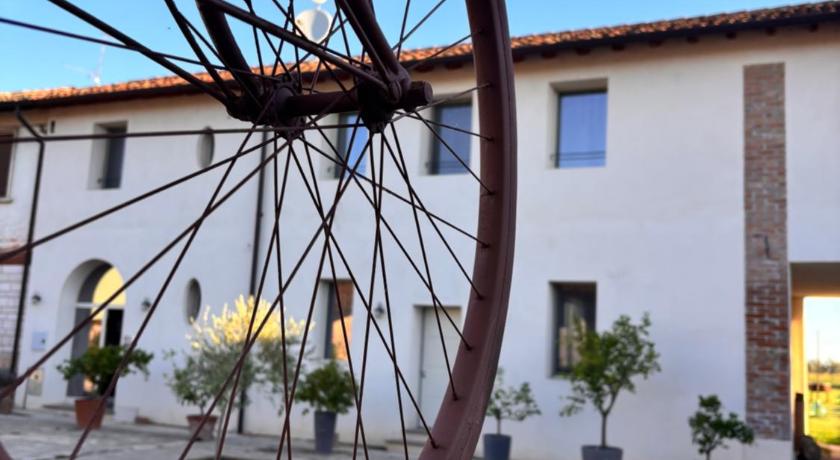 FORESTERIA LOMBARDA BED and BIKE CREMONA