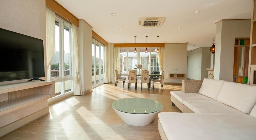 Image of Two-Bedroom Penthouse 11