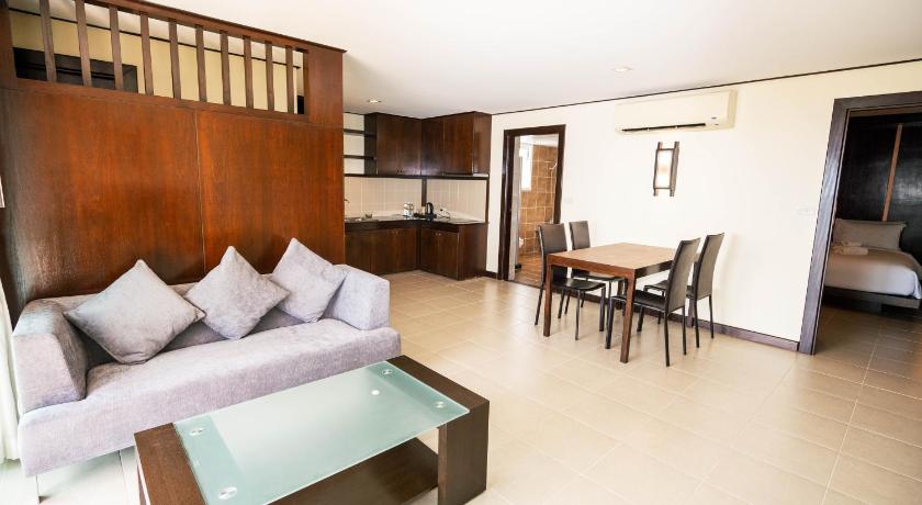 Image of Suite Sea View 12