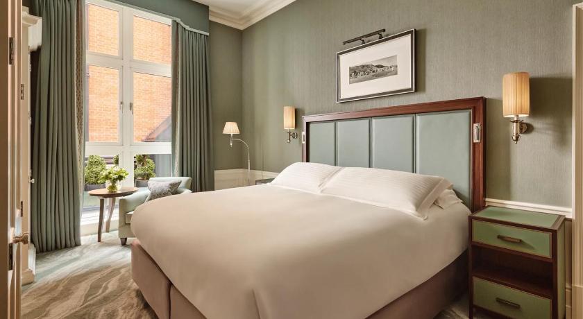 Image of Courtyard Superior Room 1