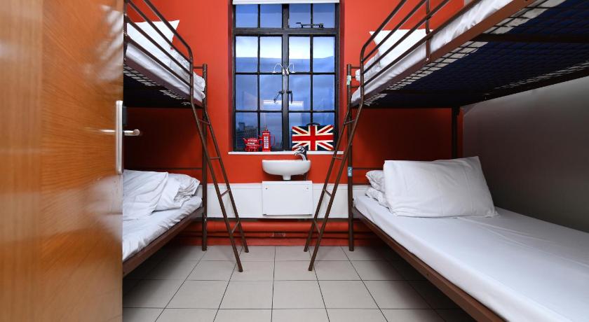 Bed in 4 Mixed Room with Private Bathroom fotója 1