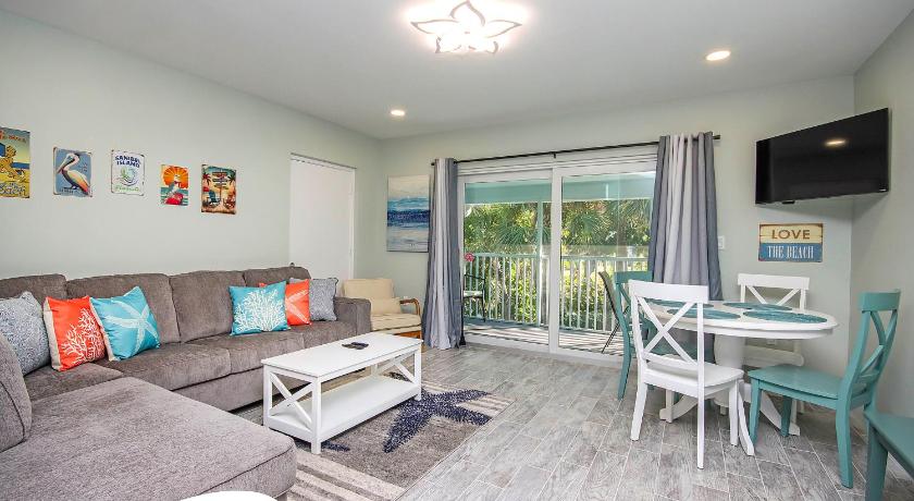 1BR Sanibel Condo Steps to Beach Colony Inn 03