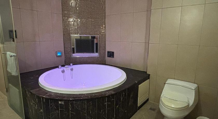 Image of Queen Room with Bath(Check-in after 18:00) 6