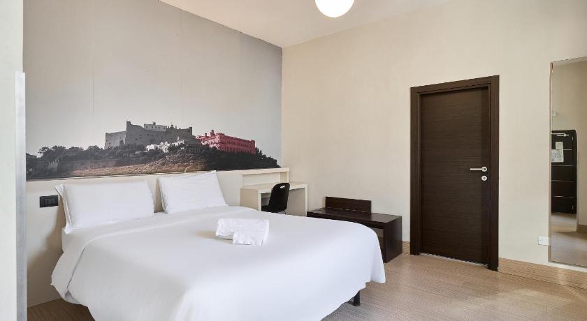 Image of Triple Room 5