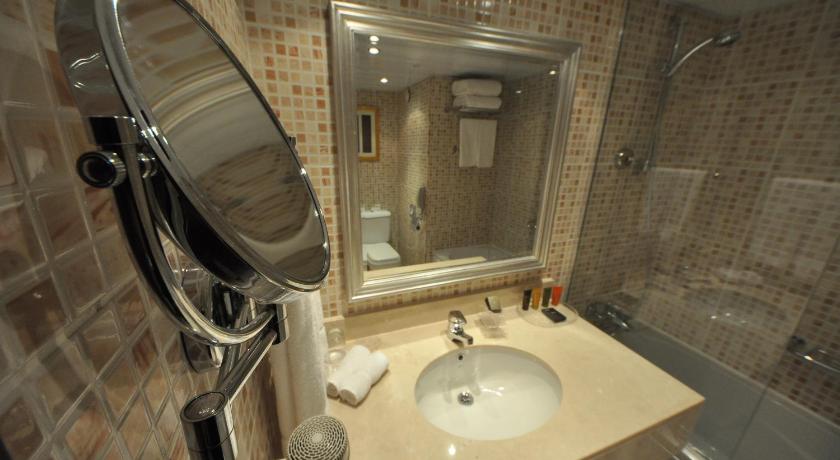 Image of Deluxe Suite 13