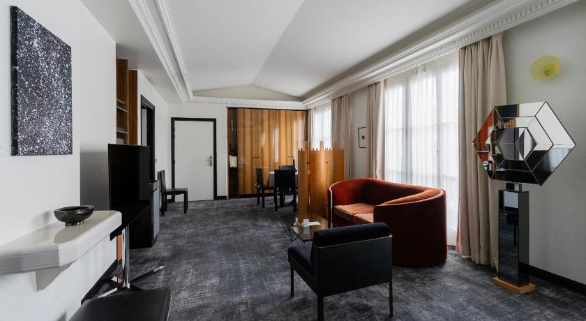 Image of Suite with Balcony 4