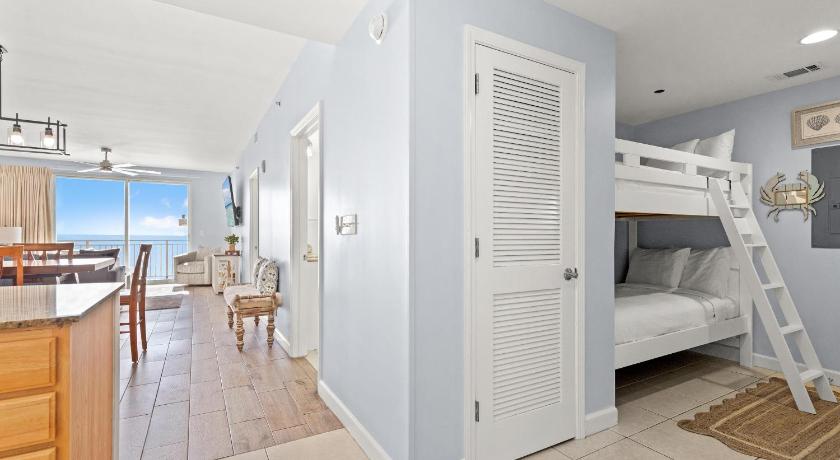 Image of Apartment with Sea View 7