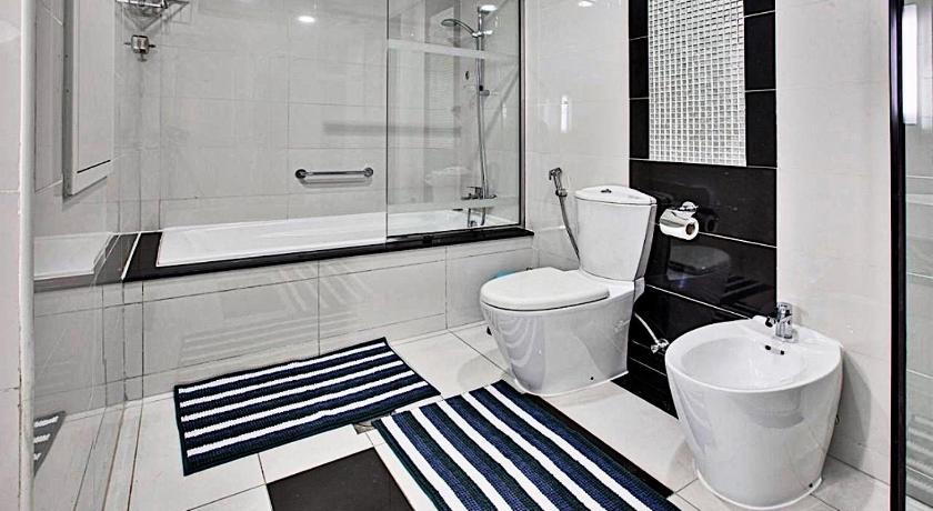 Image of Deluxe One-Bedroom Apartment with City View 2