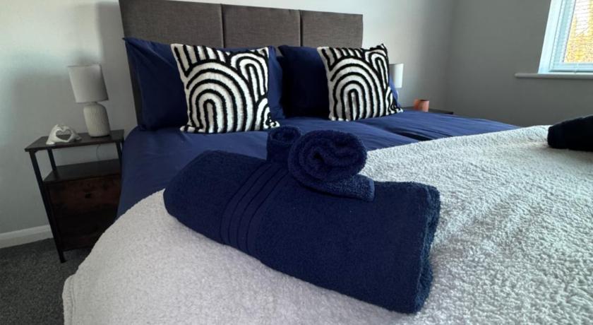 Oakleigh Way, Carlisle - 2 Bedroom, sleeps 4, Fully furnished