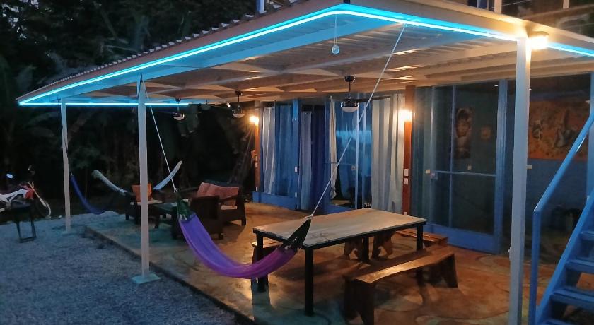 파보네스 Sea View Modern dream House 2성급 싱글룸 전망