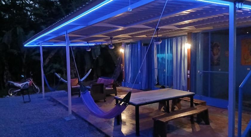 파보네스 Sea View Modern dream House 2성급 싱글룸 외관