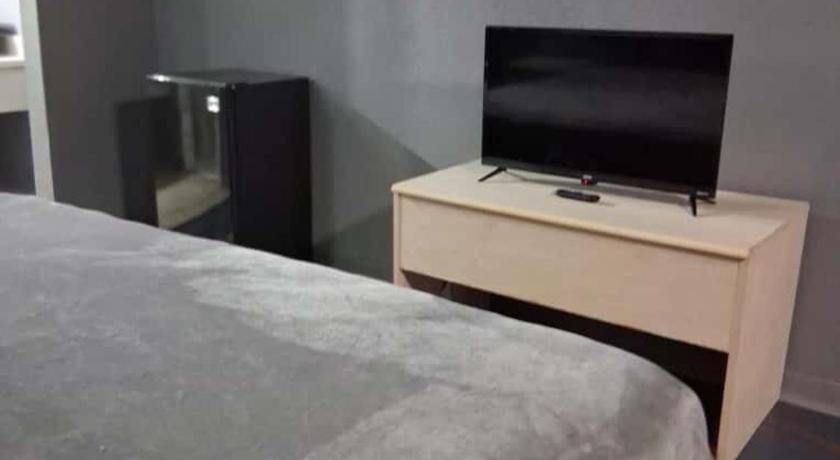Richland King Bed Hotel Room 259 2-Star Accommodation room