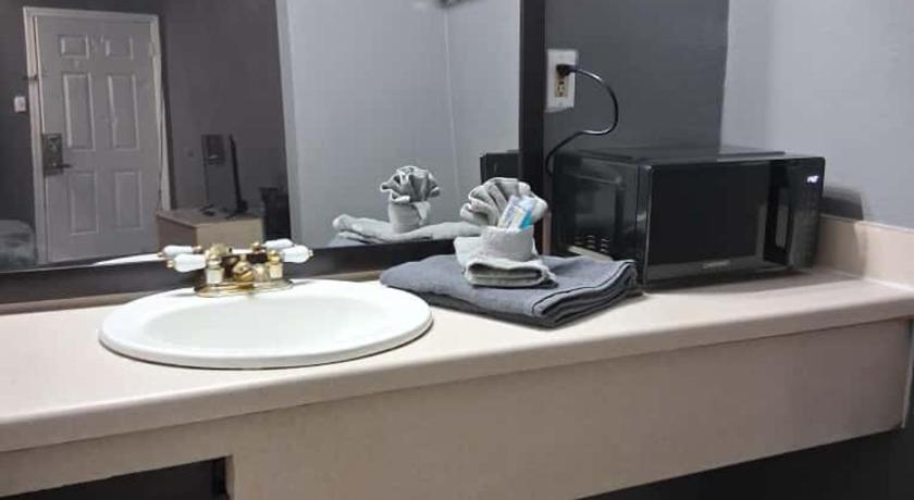 Richland King Bed Hotel Room 259 2-Star Accommodation view
