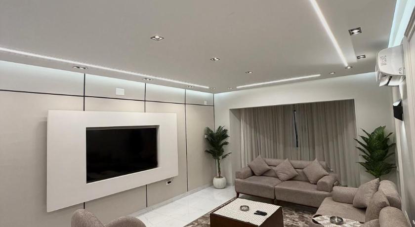 Luxury 2-Bedroom Apartment in Agouza – Near the Ni - image 4