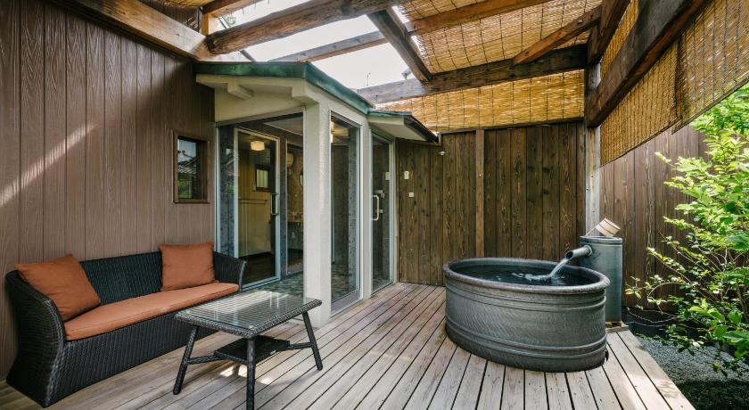 京都 Nazuna Kyoto Nijo-jo 4つ星 ホテル プール