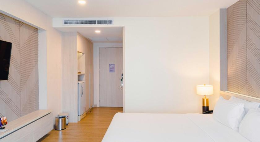 Image of Standard Plus 1 King Bed 5