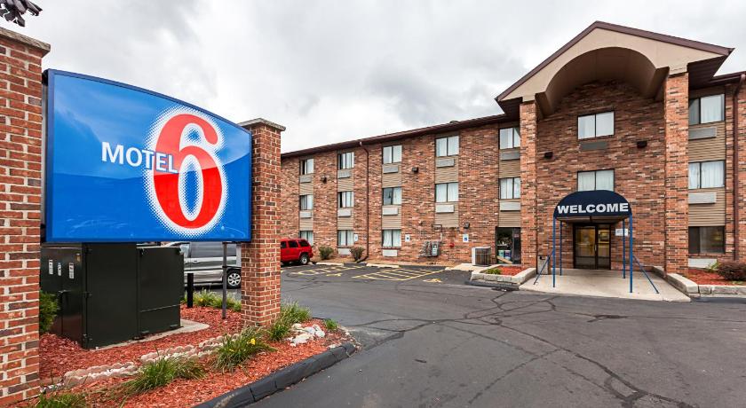 Motel 6-Milwaukee, WI - Glendale