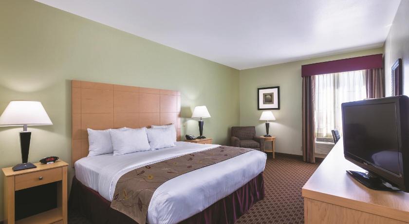 La Quinta Inn & Suites by Wyndham Odessa North photo