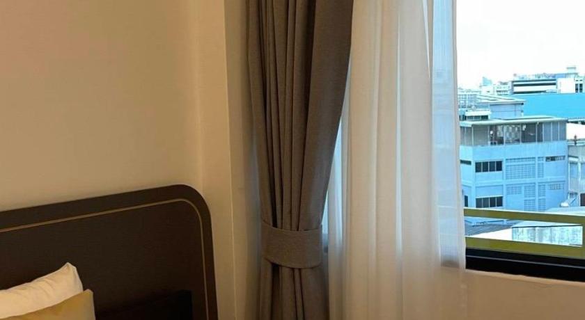 Image of Premier Twin Room with Shower 15
