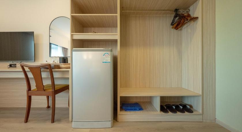 Image of Premier Twin Room with Bathtub 11