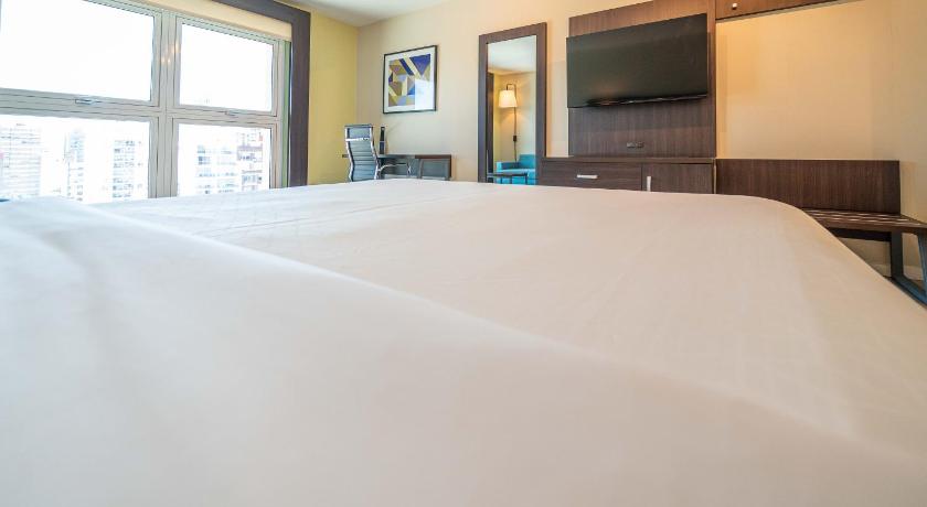 Image of 1 King Bed Wheelchair Accessible Non-Smoking 4