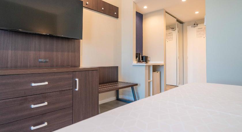 Image of 2 Double Beds Leisure Non-Smoking 1
