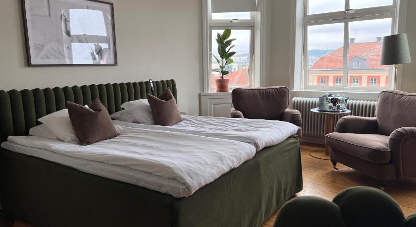 Image of Junior King Suite - Non-Smoking 6