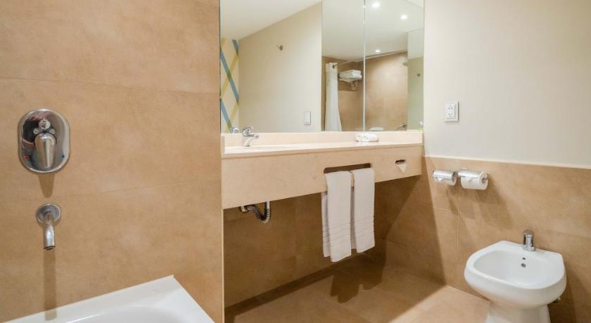 Image of 2 Double Beds Leisure Non-Smoking 4