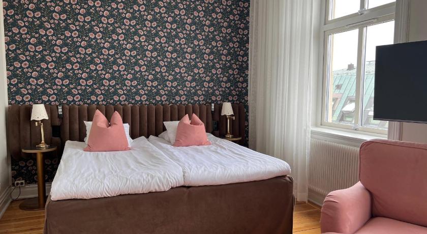 Image of Premium Room with Balcony 5