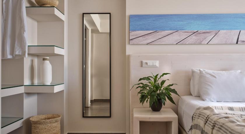 Image of Superior Double or Twin Room with Panoramic Sea and Pool View (3 Adults) 14