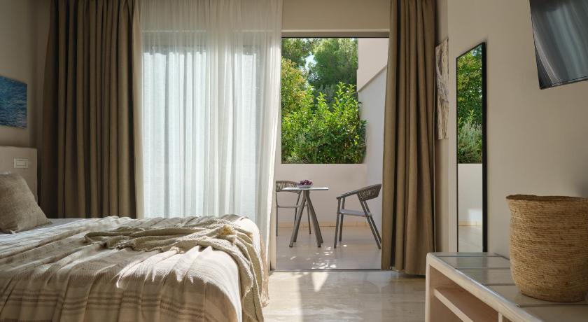 Image of Deluxe Double or Twin Garden View 7