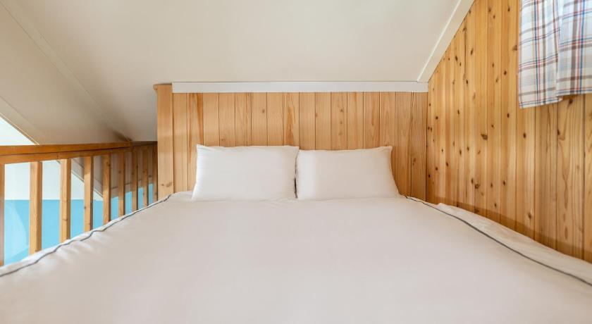 Image of One-Bedroom House 2 10