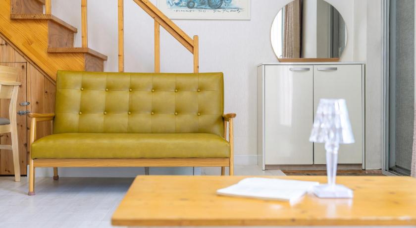 Image of One-Bedroom House 3 12