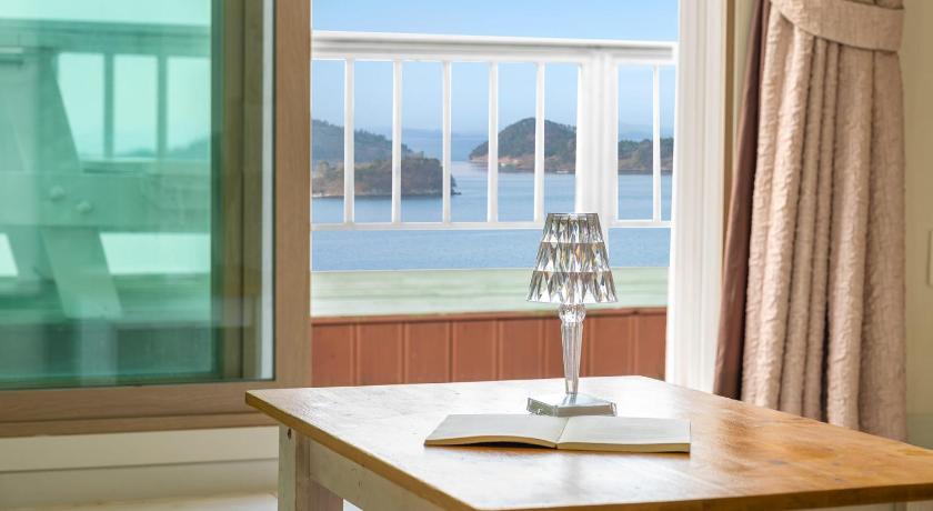 Image of One-Bedroom House 3 11